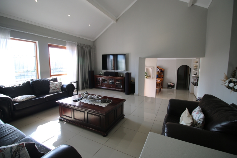 3 Bedroom Property for Sale in Beacon Bay North Eastern Cape